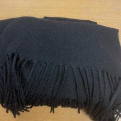 Šátek, jak nahlášeno Inntel Hotels Amsterdam Centre pomocí iLost