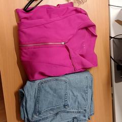 بنطلون جينز & مجفف الشعر hair، كما تم الإبلاغ عنه بواسطة Grand Hotel Amrâth Amsterdam عبر iLost