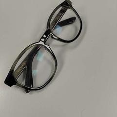 Ulleres 27 jan - Groene bril, segons ha informat Padualaan 101 mitjançant iLost