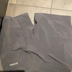 Shorts Grey, zoals gemeld door MEININGER Hotel Amsterdam City West met iLost