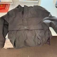 Kleding - Jas zwart, gemeldet von Centraal magazijn über iLost