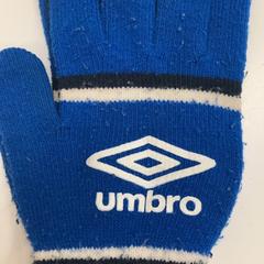 Guanti, come riportato da IKEA新三郷 utilizzando iLost