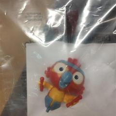 Pták, como reportado por IKEA Brno utilizando o iLost