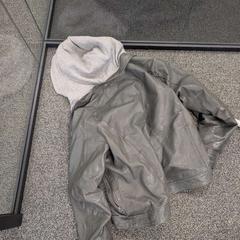 Jacke, gemeldet von TCR Tours über iLost