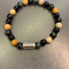 Bracelet, a été signalé par Eindhoven Airport utilisant iLost