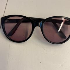 색안경, iLost를 사용하여 GVB에 보고됨