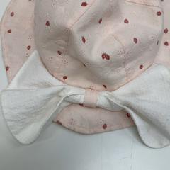 Cappello, come riportato da IKEA新三郷 utilizzando iLost