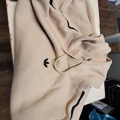 Camisola com capuz, como reportado por Connexxion Haarlem IJmond utilizando o iLost