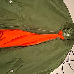 ジャケット Groen がiLostで Burgers' Zoo によって報告されました