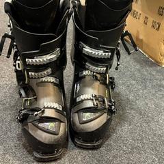 Skischoenen, jak nahlášeno SnowWorld Landgraaf pomocí iLost