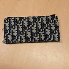 İLost kullanarak RET tarafından bildirildiği gibi Portemonee