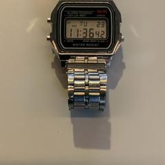 Mire Silber, segundo informou MEININGER Hotel Berlin Airport usando iLost