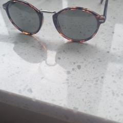 Zonebril, iLost에 보고됨