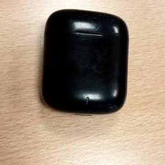 حافظة airpods zwart، كما تم الإبلاغ عنه بواسطة Arriva Vechtdallijnen عبر iLost