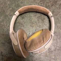 Hörlurar White, rapporterat av KABUL à GoGo / Teatro med iLost