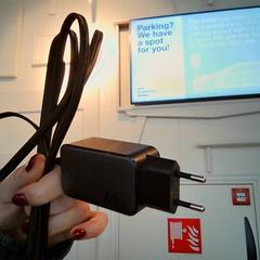 Adaptér, ako bolo nahlásené The Tire Station Hotel pomocou iLost