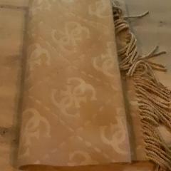 Bufanda Light brown, segons ha informat MEININGER Hotel Köln West mitjançant iLost