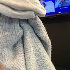 Oblečení socks and a sweater, jak nahlášeno MEININGER Hotel Vienna Downtown Franz pomocí iLost