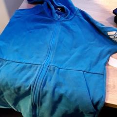 Svetr, jak nahlášeno EBS Tramplein pomocí iLost