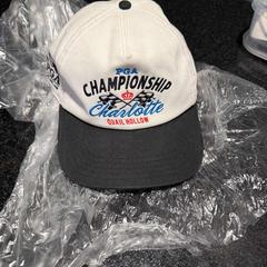 Cap wit, blauw, zwart, come riportato da Hotel Van der Valk Harderwijk op de Veluwe utilizzando iLost