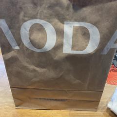 블라우스 Wit, iLost를 사용하여 Designer Outlet Roosendaal에 보고됨