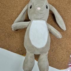 Knuffel Konijn, amint azt IKEA Amersfoort az iLost segítségével jelentette.