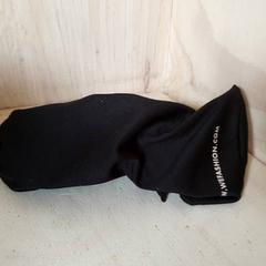 Caixa de óculos com óculos no interior, como reportado por DierenPark Amersfoort utilizando o iLost