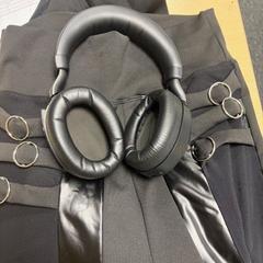 헤드폰 & 레깅스 and leginhg, iLost를 사용하여 DoubleTree by Hilton Rotterdam Centre에 보고됨