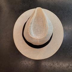 Zonnehoed, gisa salatu by Rotterdam The Hague Airport iLost erabiliz