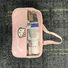 Borsa da toilette Roze, Hello Kitty, come riportato da Connexxion Noord Holland Noord Alkmaar utilizzando iLost