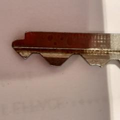 Clefs métal, segons ha informat TCL mitjançant iLost