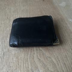Zwarte portemonnee, iLost-i jakinarazi zaion moduan