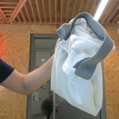Razor & T shirt Black bag and shirt, as reported by MEININGER Hotel Innsbruck Zentrum using iLost