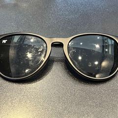 Gafas de sol, ha sido reportado por Johan Cruijff ArenA con iLost