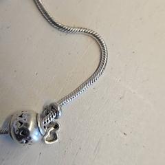 ブレスレット がiLostで Masters of Hardcore によって報告されました