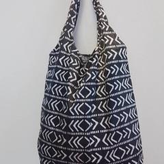 Poltsa, gisa salatu by Hermes Eindhoven iLost erabiliz