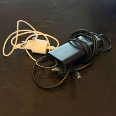 İLost kullanarak Van der Valk Hotel Amsterdam-Amstel tarafından bildirildiği gibi Adaptör & iPhone şarj cihazı