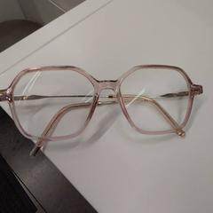 Lunettes paire de, a été signalé par IKEA Toulon utilisant iLost