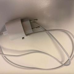 Adaptador, segundo informou Ramada by Wyndham Amsterdam Airport Schiphol usando iLost
