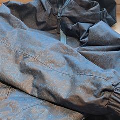 Chaqueta, ha sido reportado por Madurodam con iLost