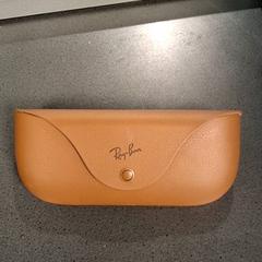 Szemüvegtok Bruin, amint azt Breng Nijmegen az iLost segítségével jelentette.