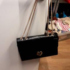 Taška, jak nahlášeno Qbuzz ZHN pomocí iLost