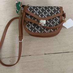 Borsa Handtas, come riportato da Regio Antwerpen - Brussel utilizzando iLost