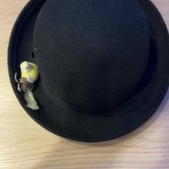 Čepice, jak nahlášeno Pathé Groningen pomocí iLost