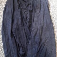 Kardigán, amint azt Grand Hotel Amrath Kurhaus az iLost segítségével jelentette.