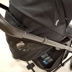 Wandelwagen Noir, zoals gemeld door IKEA Rouen Tourville-La-Rivière met iLost