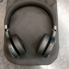 Kopfhörer, gemeldet von Rotterdam The Hague Airport über iLost