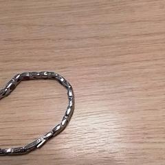 Bracelet Zilverkleurig, as reported by Qbuzz Fryslân using iLost