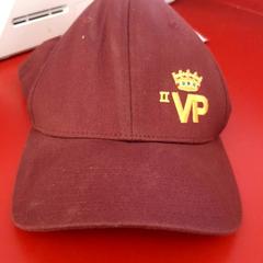Casquette Bordeaux rode pet, as reported by DierenPark Amersfoort using iLost
