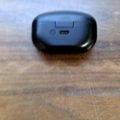 Custodia per airpods, come riportato da Connexxion Haarlem IJmond utilizzando iLost